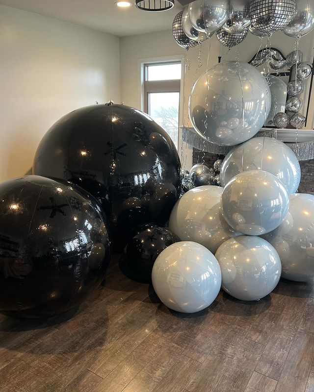 Black-Big Shiny Inflatable Ball